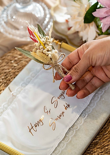 Alope Damat Yaka Çiçeği