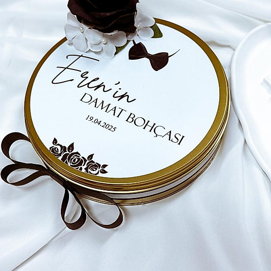 Dina Damat Bohçası Metal Kutulu Çikolata