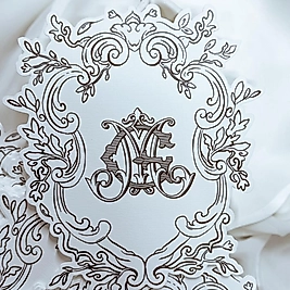 Saly Monogram Baskılı Özel Kesim Masa Kartı