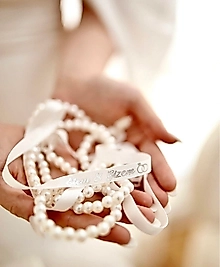 DÖKÜLEN İNCİLİ 1 CM KALINLIĞINDA SÖZ & NİŞAN KURDELESİ