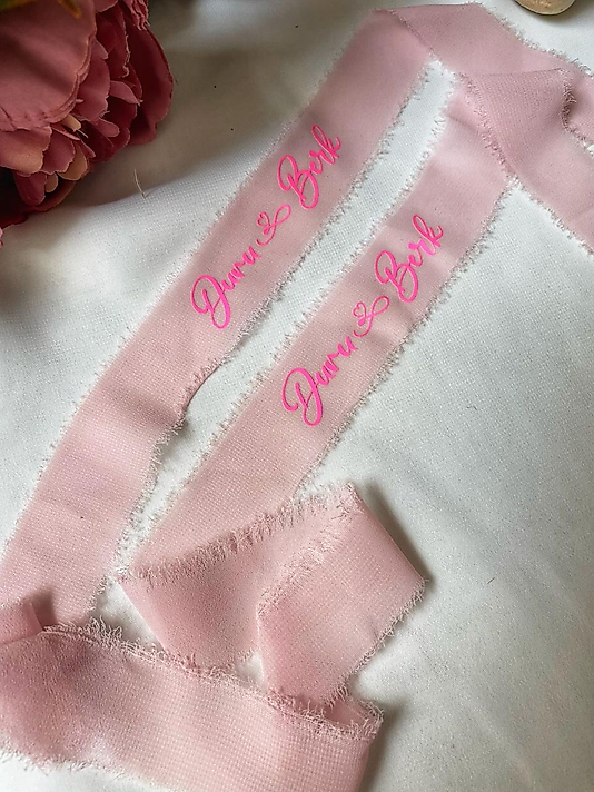 PUDRA ÜZERİ PEMBE BASKILI SÖZ & NİŞAN KURDELE SİPARİŞİ KİŞİYE ÖZEL