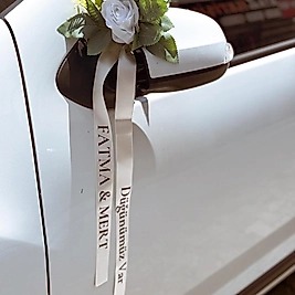 Düğünümüz Var Çiçek Buketli Gelin Arabası Kurdelesi