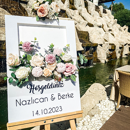 Manolya Çiçekli Kutu Pano