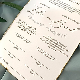 Dini Belge Kenarları Altın Yaldızlı