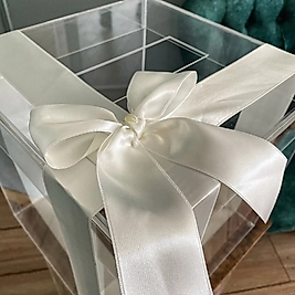 Kişiye Özel Kurdele Detaylı Şeffaf Takı Kutusu